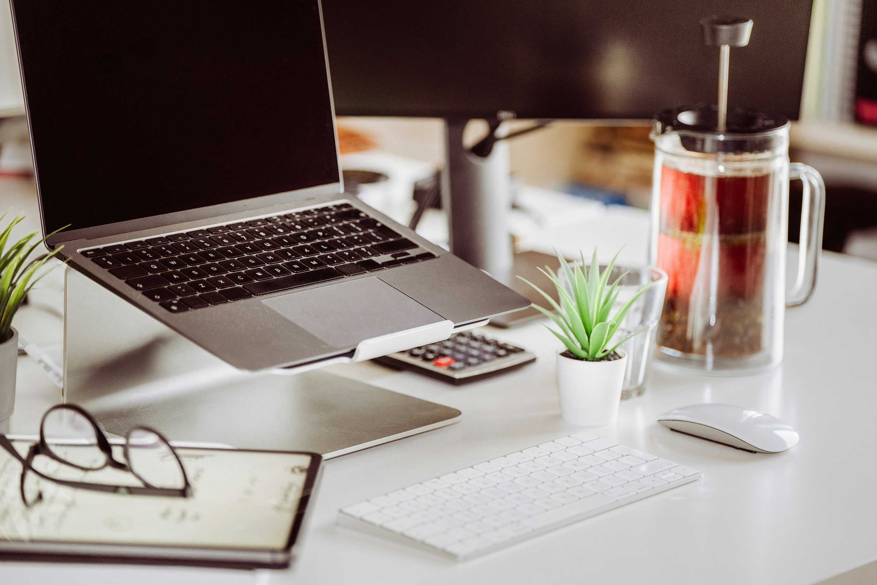 RapidWorkers vs SproutGigs (2026): Fees and Alternatives