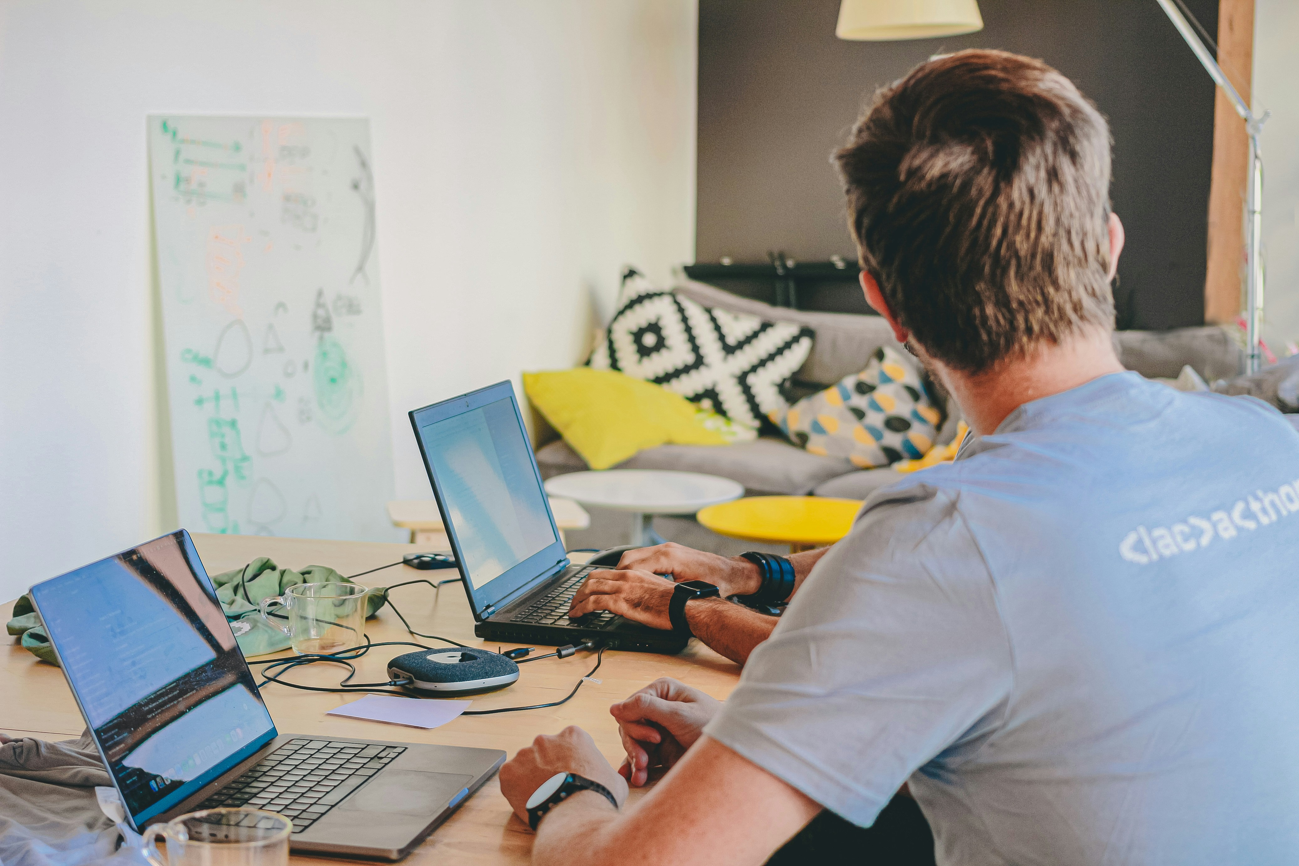 Crowdsourced Testing vs In-House QA: What to Outsource and What to Keep